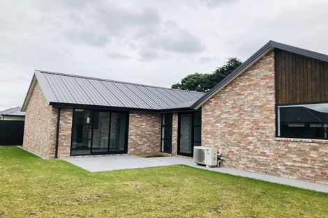 Photo of property in 6 Taylor Street, Cambridge, 3434