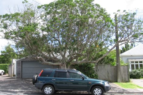 Photo of property in 3 Roslyn Terrace, Stanley Point, Auckland, 0624