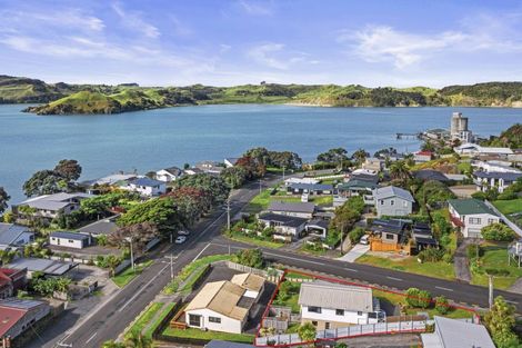 Photo of property in 51 Wallis Street, Raglan, 3225