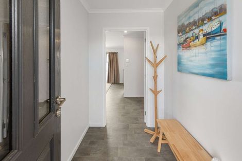 Photo of property in 28 Magnolia Crescent, Tawhero, Whanganui, 4501