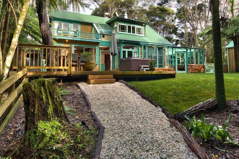 Photo of property in 6 Cochran Road, Oratia, Auckland, 0604