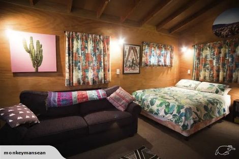 Photo of property in 426 Scenic Drive, Waiatarua, Auckland, 0612