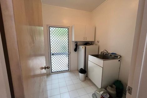 Photo of property in 1/58 Clovelly Road, Bucklands Beach, Auckland, 2012