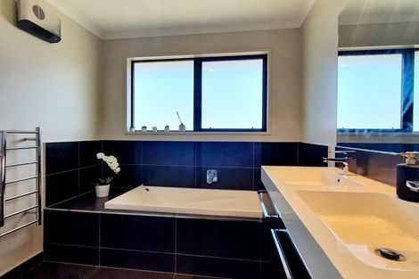 Photo of property in 11 Thomson Street, Green Island, Dunedin, 9018