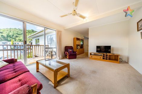 Photo of property in 11 Mokopuna Grove, Stokes Valley, Lower Hutt, 5019
