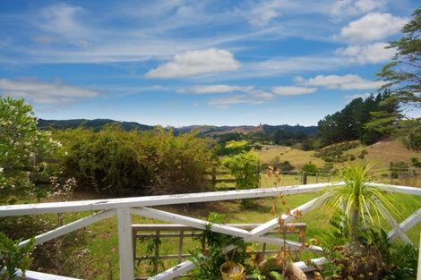Photo of property in 595 Kanohi Road, Kaukapakapa, 0873