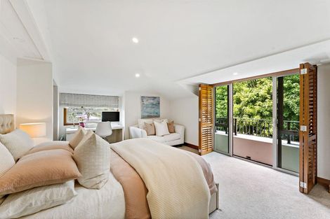 Photo of property in 18a Tiri Road, Milford, Auckland, 0620