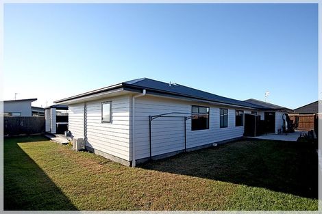 Photo of property in 18 Forbes Road, Foxton Beach, Foxton, 4815