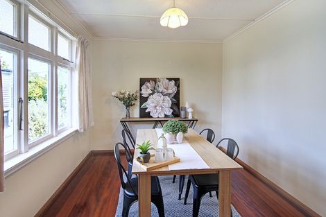 Photo of property in 6 Lansdowne Crescent, Lansdowne, Masterton, 5810