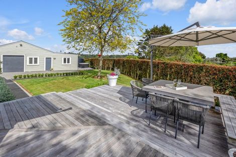 Photo of property in 17 Griggs Road, Whitford, Howick, 2571