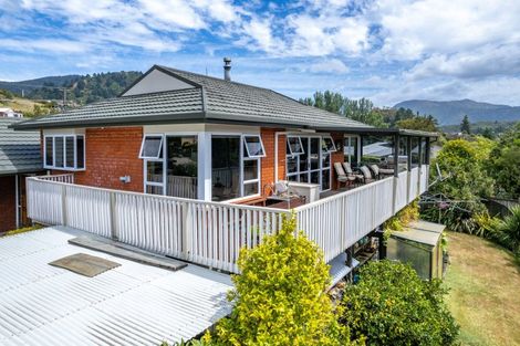Photo of property in 5 Moana View Road, Waikawa, Picton, 7220