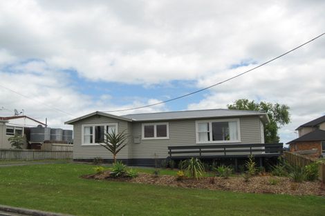 Photo of property in 80 Tiri Road, Tindalls Beach, Whangaparaoa, 0930