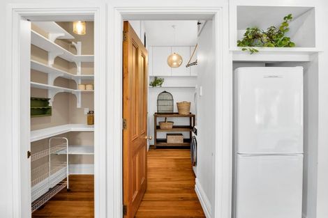 Photo of property in 40 Reserve Terrace, Lyttelton, 8082