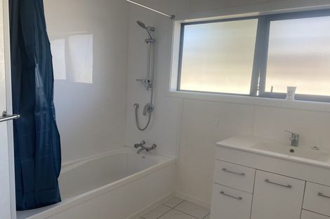 Photo of property in 114 Te Atatu Road, Te Atatu South, Auckland, 0610