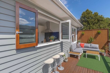 Photo of property in 51 Handyside Street, Tawa, Wellington, 5028