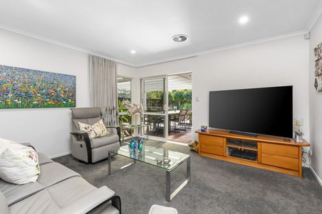 Photo of property in 17 Te Wharau Drive, Greenhithe, Auckland, 0632