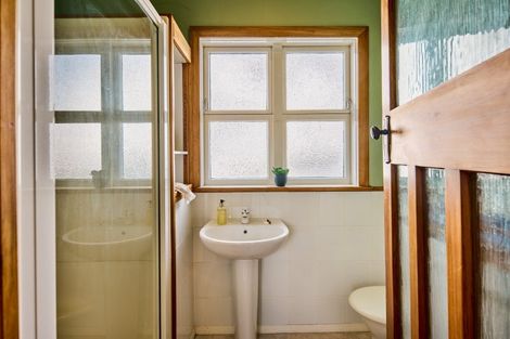 Photo of property in 1/62 Totara Crescent, Woburn, Lower Hutt, 5011