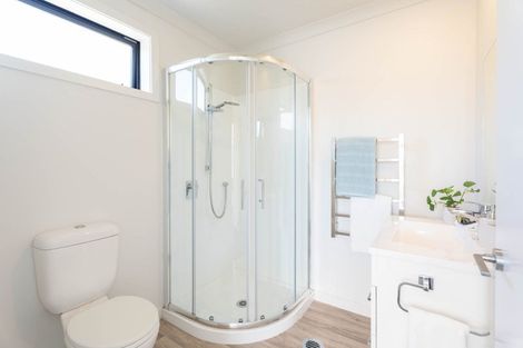 Photo of property in 2 Ara Paripari, Tawa, Wellington, 5028