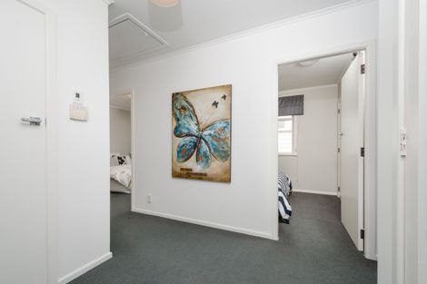 Photo of property in 2/27 Abbotleigh Avenue, Te Atatu Peninsula, Auckland, 0610