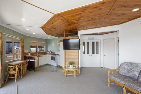 Photo of property in 12 Pine Grove, Tairua, 3508