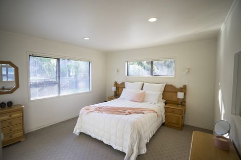 Photo of property in 119 Chelsea View Drive, Chatswood, Auckland, 0626