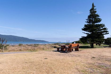 Photo of property in Ocean Apartments, 44-46 Marine Parade, Paraparaumu Beach, Paraparaumu, 5032