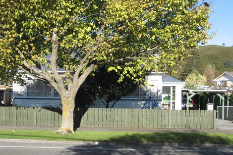 Photo of property in 2/76 Naenae Road, Naenae, Lower Hutt, 5011