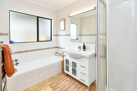 Photo of property in 1/14 Kells Place, Botany Downs, Auckland, 2010