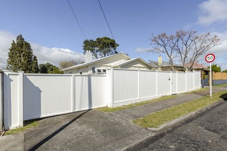 Photo of property in 22 Ngaio Street, Strandon, New Plymouth, 4312