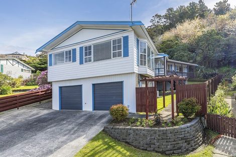 Photo of property in 34 Fyvie Avenue, Tawa, Wellington, 5028