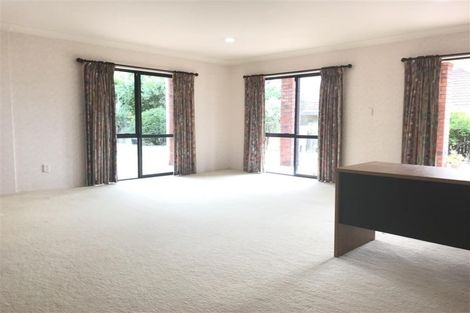 Photo of property in 71 Lagoon Way, West Harbour, Auckland, 0618