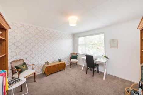 Photo of property in 104 Long Melford Road, Awapuni, Palmerston North, 4412