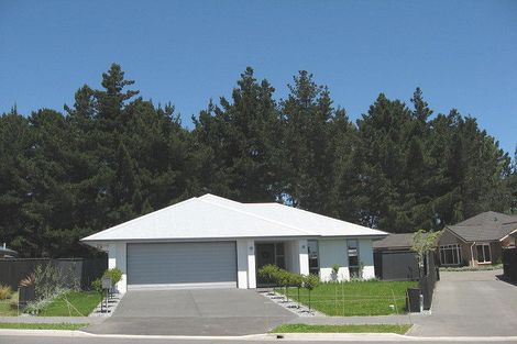 Photo of property in 47 Pohutukawa Crescent, Parklands, Christchurch, 8083