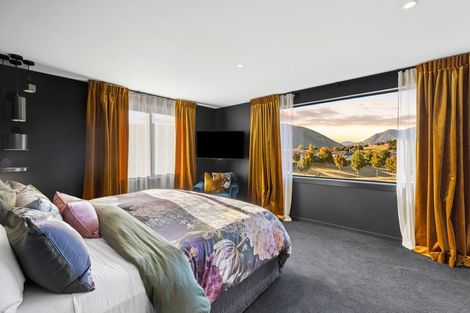 Photo of property in 7 Diamond Lane, Wanaka, 9305