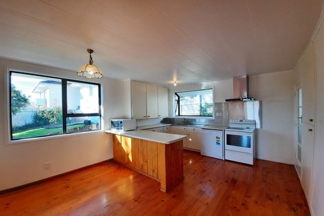 Photo of property in 9 Ennis Avenue, Pakuranga Heights, Auckland, 2010