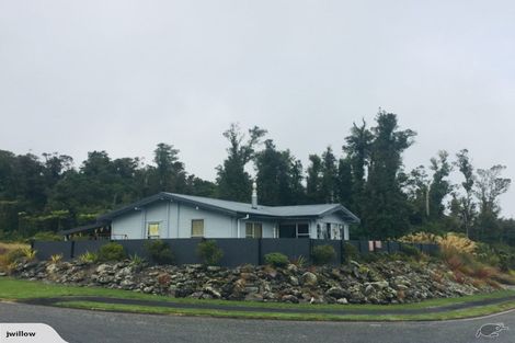 Photo of property in 2 Pioneer Drive, Lake Tekapo, 7999
