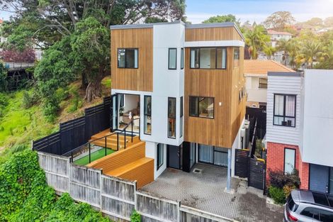 Photo of property in 9e Glenfern Road, Mellons Bay, Auckland, 2014