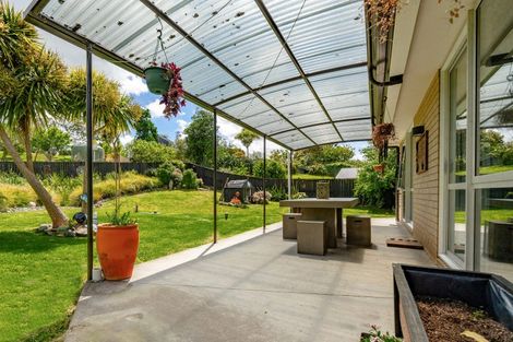 Photo of property in 16 Gavinike Place, Waimauku, 0812