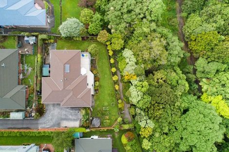 Photo of property in 11 Greenwood Place, Fitzherbert, Palmerston North, 4410