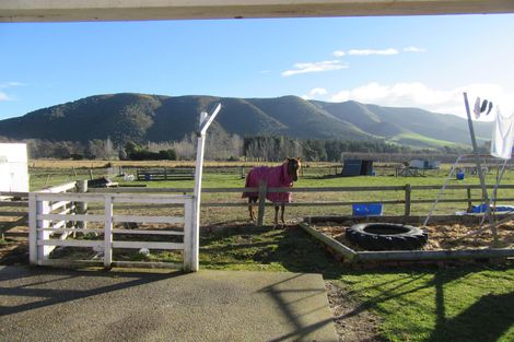 Photo of property in 76 Hakataramea Highway, Waimate, 7977