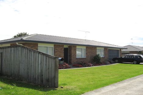 Photo of property in 18 Hocken Place, Mangere Bridge, Auckland, 2022