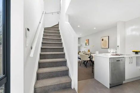 Photo of property in 60d Seymour Road, Sunnyvale, Auckland, 0612