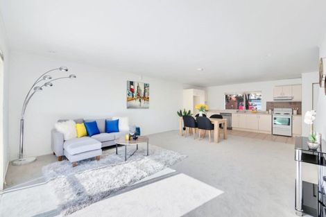 Photo of property in 10 Gina Avenue, Ranui, Auckland, 0612