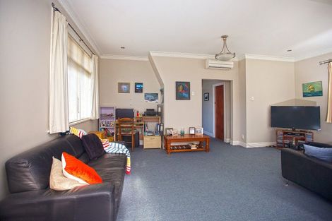 Photo of property in 63 Endeavour Street, Lyall Bay, Wellington, 6022