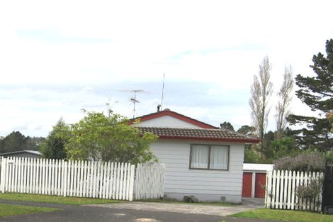Photo of property in 13 Granville Drive, Massey, Auckland, 0614
