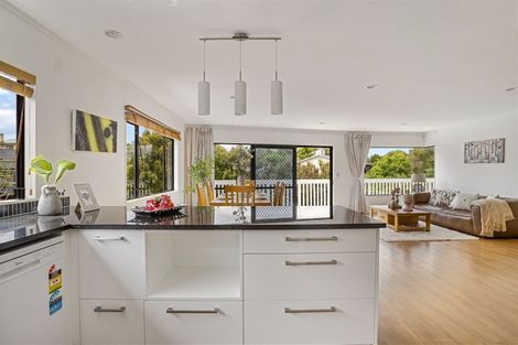 Photo of property in 14 Mccahill Views, Botany Downs, Auckland, 2010