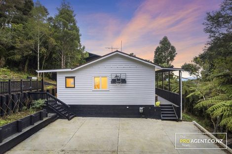 Photo of property in 74 Warner Park Avenue, Laingholm, Auckland, 0604