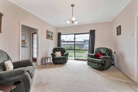 Photo of property in 39 Lismore Street, Strandon, New Plymouth, 4312