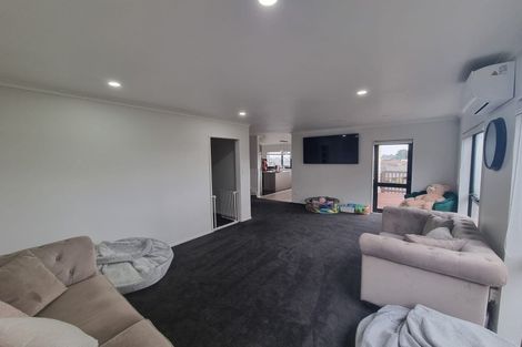 Photo of property in 177 Keri Vista Rise, Papakura, 2110