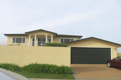 Photo of property in 35 Pendennis Point, Camborne, Porirua, 5026